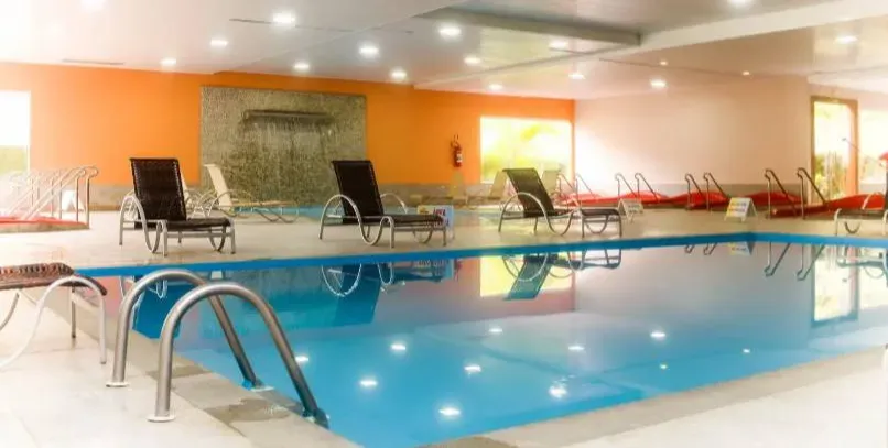 INGRESSO PISCINA AQUECIDA 4 OU 5 DIAS - MEIA